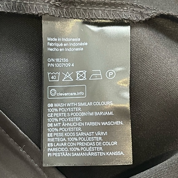 NWOT H&M Black Satin-like Cropped Long Sleeve - Picture 4 of 6